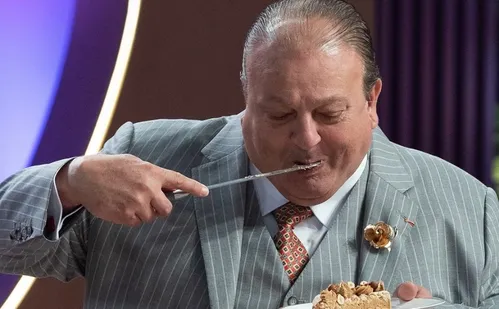 
          Imagem ilustrativa da imagem “MasterChef Confeitaria”: duelos eletrizantes com sobremesas
          