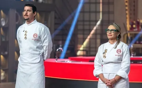 
          Imagem ilustrativa da imagem “MasterChef” tem duelo final de sabores nesta terça-feira
          