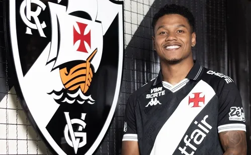 
          Imagem ilustrativa da imagem Matheus França desembarca no Rio e inicia trajetória no Vasco: 'Vou me doar 100%'
          