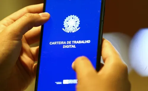 
          Imagem ilustrativa da imagem Empresas oferecem até 15º salário para atrair e manter funcionários
          