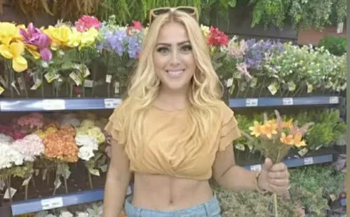 
          Imagem ilustrativa da imagem Quem é a estudante suspeita de envenenar e matar 4 pessoas e 10 cachorros em SP
          