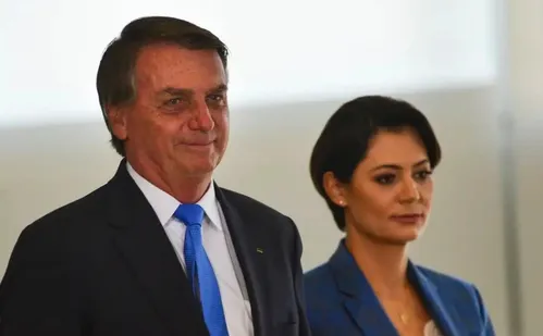 
          Imagem ilustrativa da imagem Michelle fala em humilhação após Moraes mandar polícia monitorar Bolsonaro
          