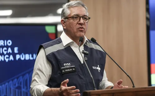 
          Imagem ilustrativa da imagem Padilha: antídoto contra metanol está garantido em toda rede de saúde
          