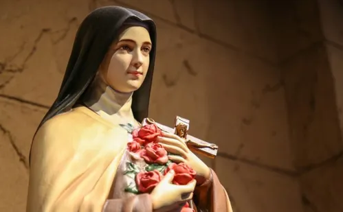 
          Imagem ilustrativa da imagem Missas e bênção das rosas para celebrar Santa Teresinha
          