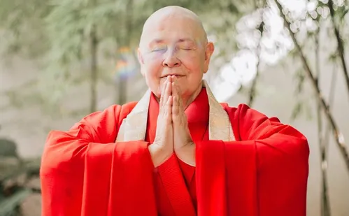 
          Imagem ilustrativa da imagem Monja Coen nesta quarta-feira em Vitória
          