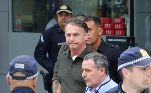 
          Imagem ilustrativa da imagem Moraes pede explicações sobre escolta que levou Bolsonaro ao hospital
          