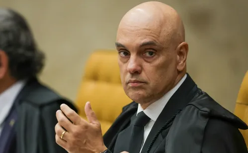 
          Imagem ilustrativa da imagem Moraes quer extradição de ex-assessor do TSE acusado de vazamentos
          