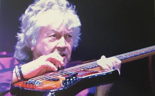 
          Imagem ilustrativa da imagem Morre John Lodge, músico da banda de rock Moody Blues, aos 82 anos
          