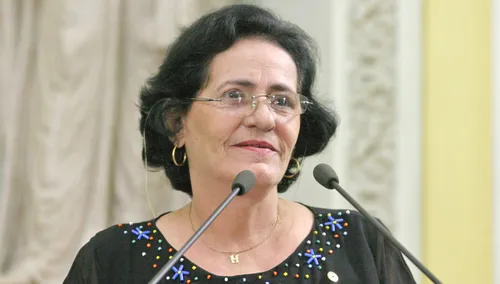 
          Imagem ilustrativa da imagem Morre, aos 81 anos, a ex-deputada Malba Lucena
          