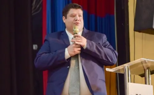 
          Imagem ilustrativa da imagem Morre vice-prefeito de Castelo, Rafael Rigo Assini, vítima de um infarto fulminante
          