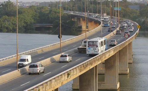 
          Imagem ilustrativa da imagem Governo do Espírito Santo assume a gestão de trecho da Segunda Ponte
          