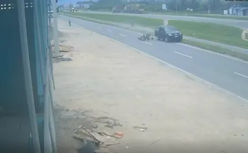 
          Imagem ilustrativa da imagem Motorista é indiciado por atropelar mototáxi e passageiro em Linhares; veja vídeo
          