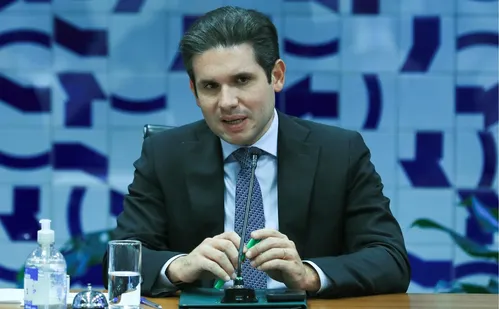 
          Imagem ilustrativa da imagem Motta diz que Senado sabia de articulação da PEC da Blindagem, mas nega traição
          