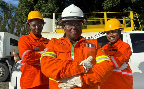 
          Imagem ilustrativa da imagem Mulheres formam brigada de combate a incêndios
          