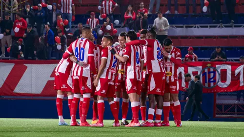 
          Imagem ilustrativa da imagem Na estreia do quadrangular da Série C, Náutico vence o Brusque fora de casa
          