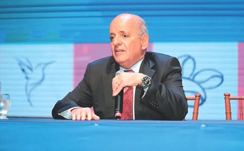 
          Imagem ilustrativa da imagem “Não é tempo para ficar em silêncio”, diz ex-presidente da OAB em congresso no ES
          