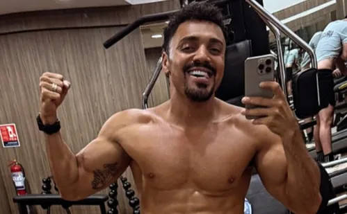 
          Imagem ilustrativa da imagem Nas redes sociais, Tirullipa pede perdão à mulher por traição
          