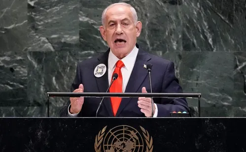 
          Imagem ilustrativa da imagem Netanyahu ordena e alto-falantes em Gaza transmitem discurso na ONU
          