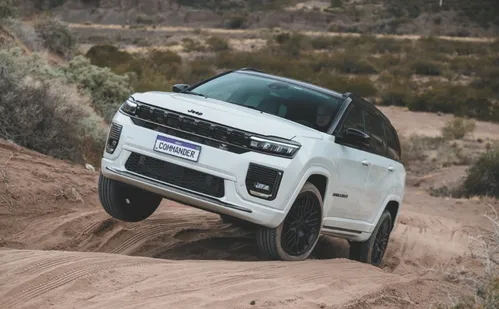 
          Imagem ilustrativa da imagem Novo Commander imprime a proposta família da Jeep
          
