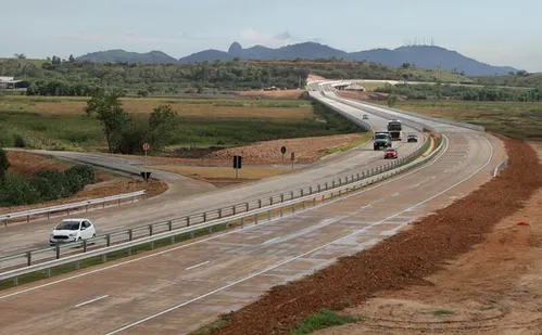 
          Imagem ilustrativa da imagem Novos radares de Vila Velha vão multar a partir desta quarta-feira
          