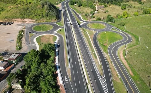 
          Imagem ilustrativa da imagem Novos trechos de duplicação na BR-101 são inaugurados nesta terça-feira
          