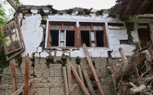 
          Imagem ilustrativa da imagem Número de mortos no terremoto no Afeganistão sobe para 1,4 mil
          