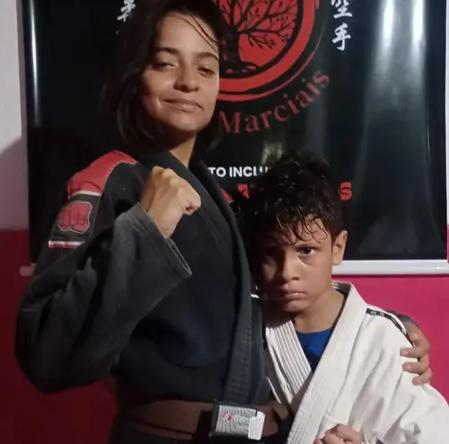 
          Imagem ilustrativa da imagem O chão que ensina
          