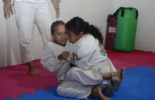 
          Imagem ilustrativa da imagem O chão que ensina
          