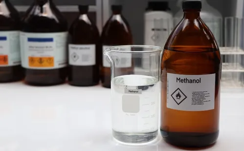 
          Imagem ilustrativa da imagem O mesmo álcool, a mesma cadeia
          