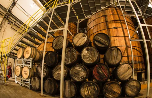 
          Imagem ilustrativa da imagem Pitú: o sol líquido que aquece ainda mais Pernambuco e conquista a Europa
          