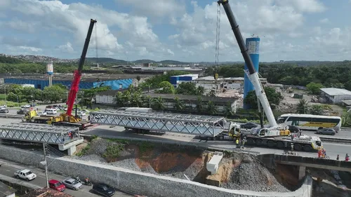 
          Imagem ilustrativa da imagem Obras da BR-232: DER-PE vai interditar trecho no Curado para içamento de ciclovia
          