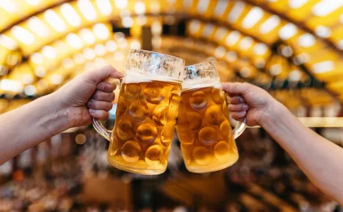 
          Imagem ilustrativa da imagem Oktoberfest Serra 2025 agita o Parque da Cidade com música, cerveja e gastronomia
          