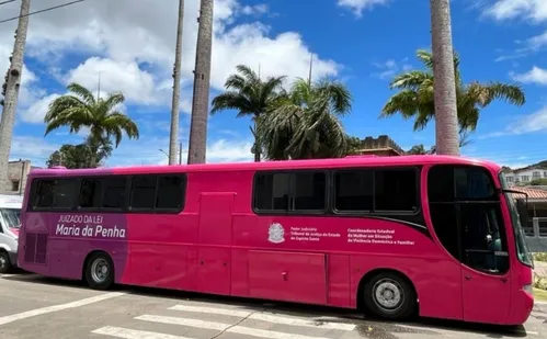 
          Imagem ilustrativa da imagem Ônibus da Lei Maria da Penha atende mulheres na Prainha a partir desta terça-feira
          