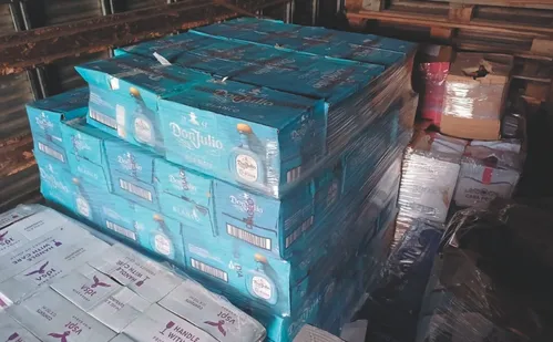 
          Imagem ilustrativa da imagem PRF apreende carga clandestina de canetas para perder peso no ES
          