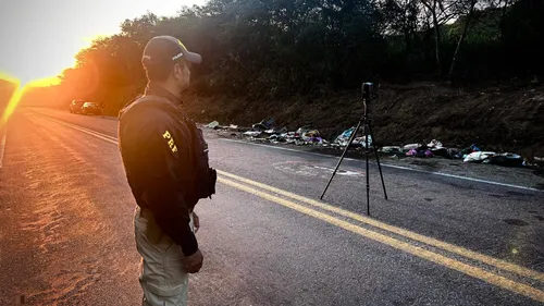 
          Imagem ilustrativa da imagem PRF inicia perícia para identificar causas do acidente na BR-423, em Saloá
          