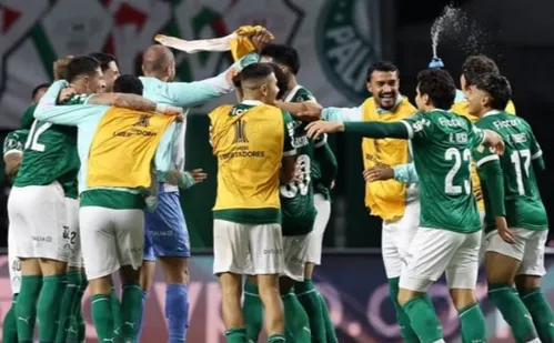 
          Imagem ilustrativa da imagem Palmeiras volta a derrotar o River e chega à semifinal da Libertadores
          