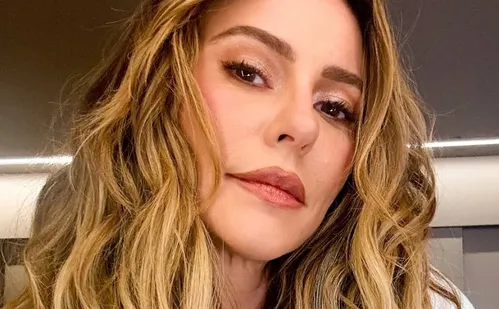 
          Imagem ilustrativa da imagem Paolla Oliveira revela real motivo para saída da Grande Rio: 'todo dia é um dia'
          