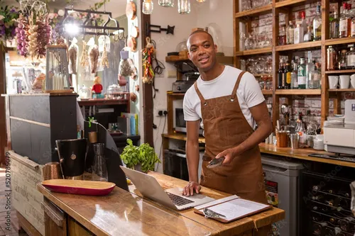 
          Imagem ilustrativa da imagem Pequenos negócios ganham força e impulsionam a economia pernambucana
          