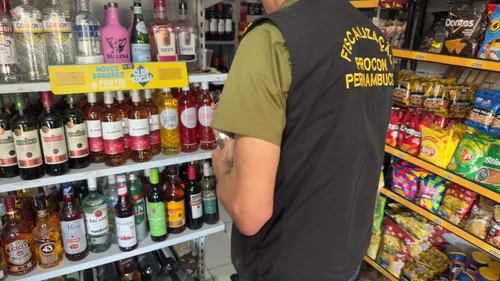 
          Imagem ilustrativa da imagem Pocon-PE realiza fiscalização na  capital e agreste e autua 9 depósitos de bebidas
          