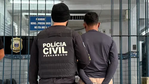 
          Imagem ilustrativa da imagem Polícia Civil desarticula quadrilha que cobrava taxa ilegal de empresas de internet
          