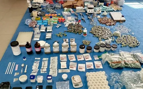 
          Imagem ilustrativa da imagem Polícia descobre laboratório clandestino de produção de anabolizantes em Vila Velha
          