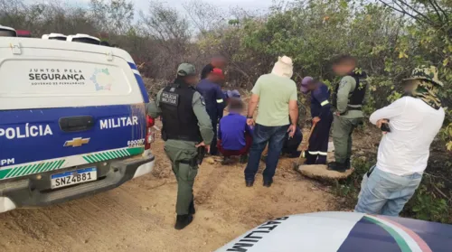 
          Imagem ilustrativa da imagem Polícia encontra 18 ligações clandestinas de água no Sertão. Uma pessoa é presa
          