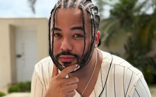 
          Imagem ilustrativa da imagem Polícia encontra casa de Hytalo Santos vazia e com máquina de lavar ligada
          