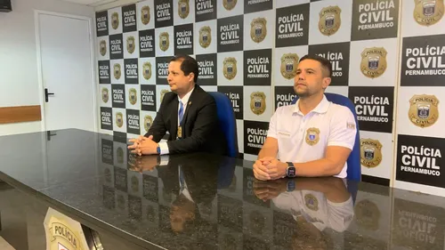 
          Imagem ilustrativa da imagem Polícia prende dupla suspeita de 40 roubos a farmácias na Região Metropolitana
          