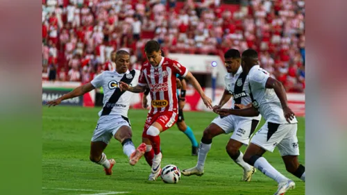 
          Imagem ilustrativa da imagem Ponte Preta vence o Náutico no Recife e sai com o pé na Série B
          