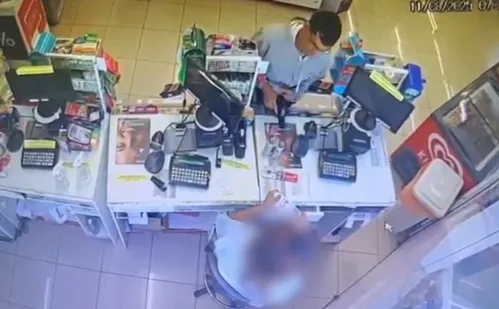 
          Imagem ilustrativa da imagem Preso suspeito que assaltou farmácias em bairros de Vitória e Serra
          