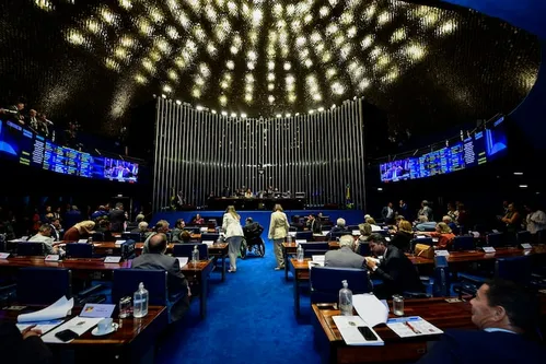 
          Imagem ilustrativa da imagem Projeto contra adultização tem apoio de senadores para acelerar votação na quarta-feira; saiba como
          