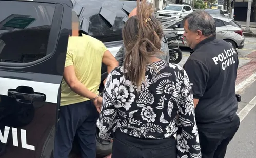 
          Imagem ilustrativa da imagem Psicanalista preso fingiu ensinar criança sobre abuso sexual enquanto cometia o ato
          