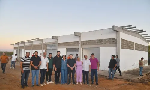 
          Imagem ilustrativa da imagem Quando o passado pesa, mas o futuro insiste: a reinvenção de Floresta
          