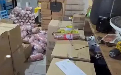 
          Imagem ilustrativa da imagem Quase 8 toneladas de frios e embutidos vencidos são apreendidos em São Paulo
          